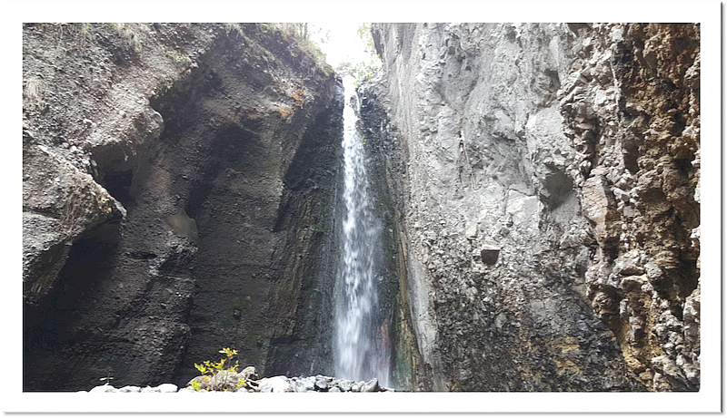 Mt Meru waterfall