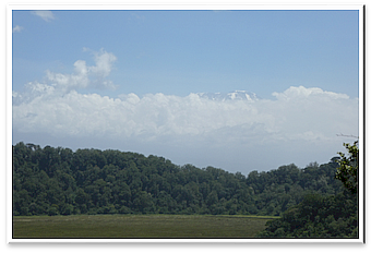 Mikindu Point: view into the Ngurdoto Crater and to Kilimanjaro