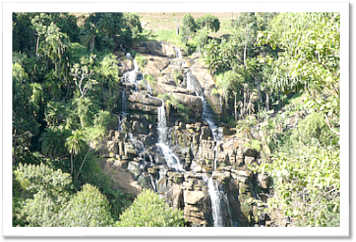 Usambara Mountain: Waterfall on the way to Kisasa